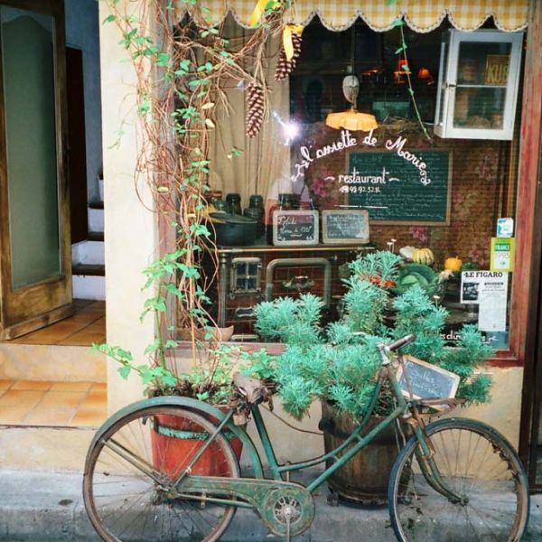 St. Remy shops and restaurants