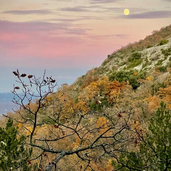 fall full moon sunset hiking tour