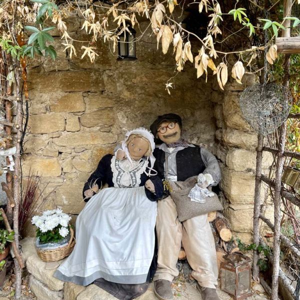 puppets in romantic setting