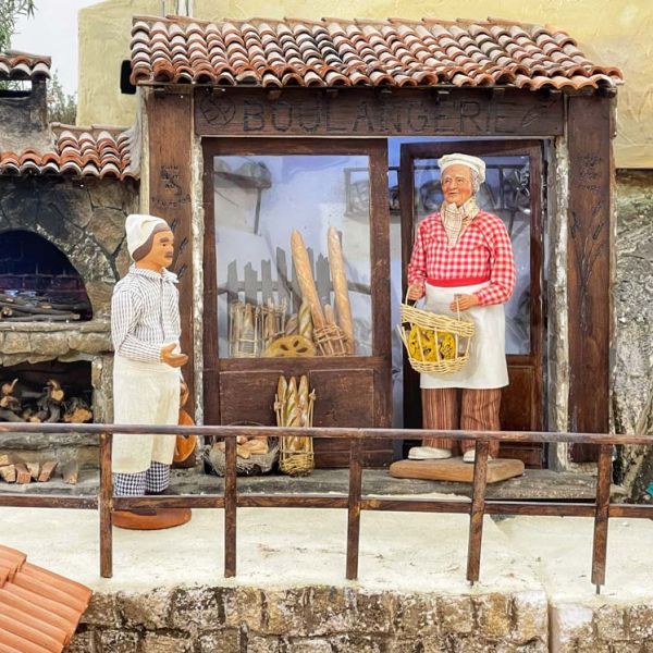 bakery scene with santons