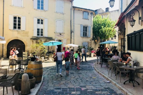 Lourmarin village guided tour