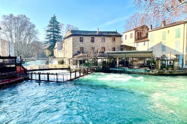 Fountaine de Vaucluse in winter is a beautiful Provence tour destination